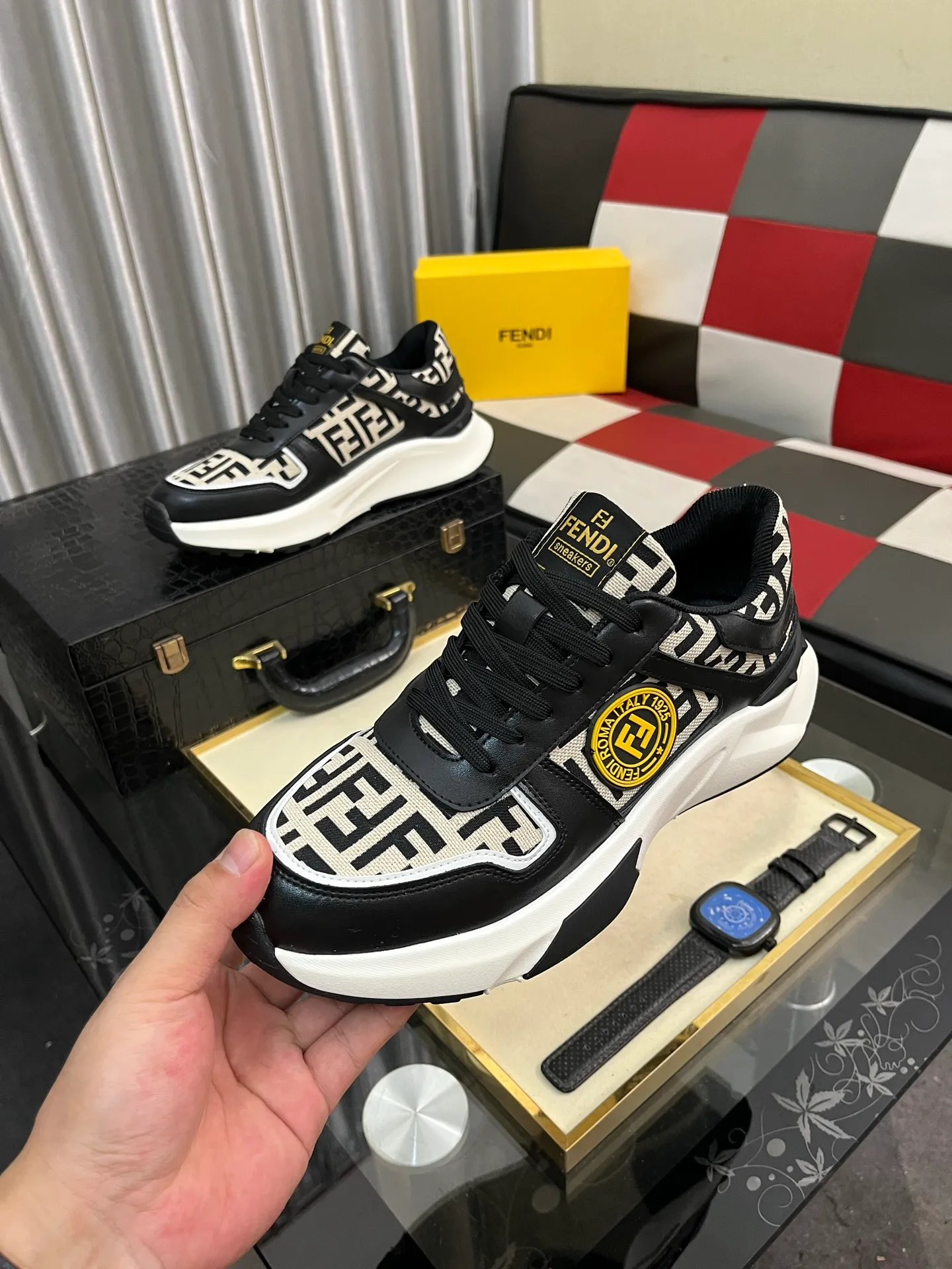 Men's shoes 💰458⌚️⌚️【FENDI】original quality.~ Unique modern style sneakers. 🏃A must-have casual shoe for trendy men😍😍 Original brand imported from Italy, imported original leather, sheep lining (refuses to discolor and grind feet) Sole: Original sole provided by the original factory, French lazy style design ⚠️Fit to the feet, original quality, super comfortable original sole. Just like shooting the real thing 🎬The real thing is better Code number: 38-444️⃣Colors available